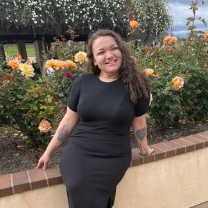 Meet your Posher, Nia